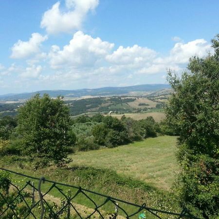 Il Poggio Da Leo Apartment Capanne Luaran gambar
