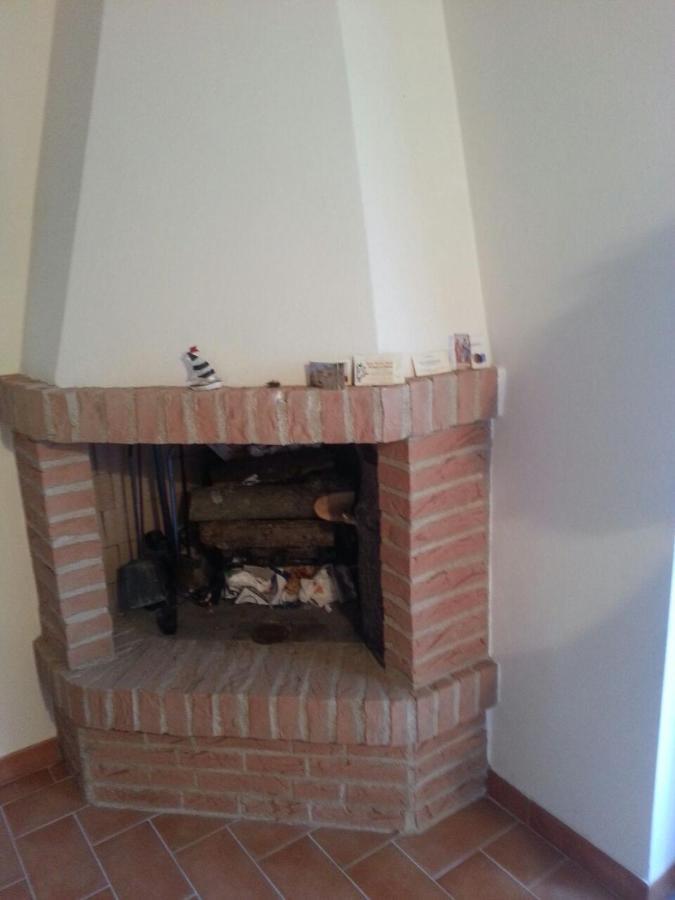 Il Poggio Da Leo Apartment Capanne Luaran gambar