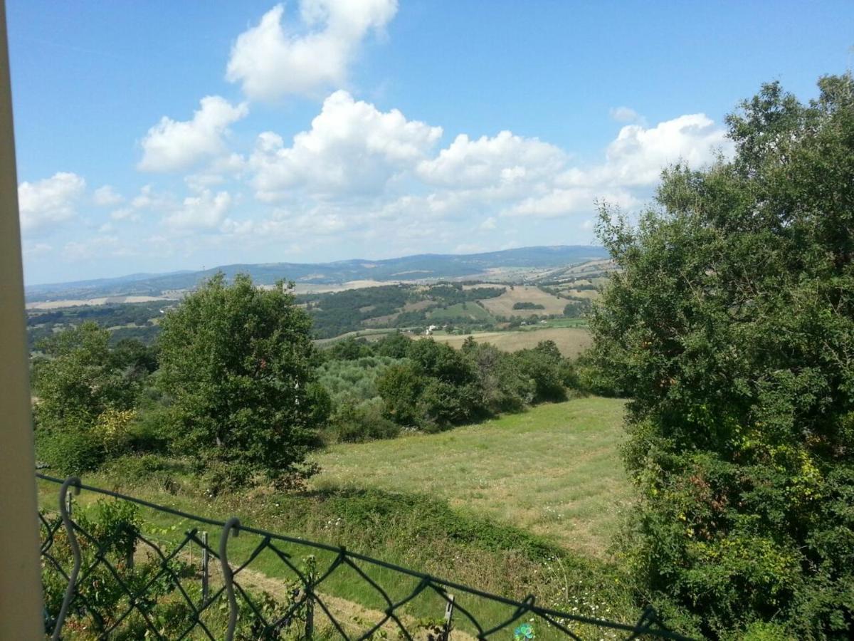 Il Poggio Da Leo Apartment Capanne Luaran gambar