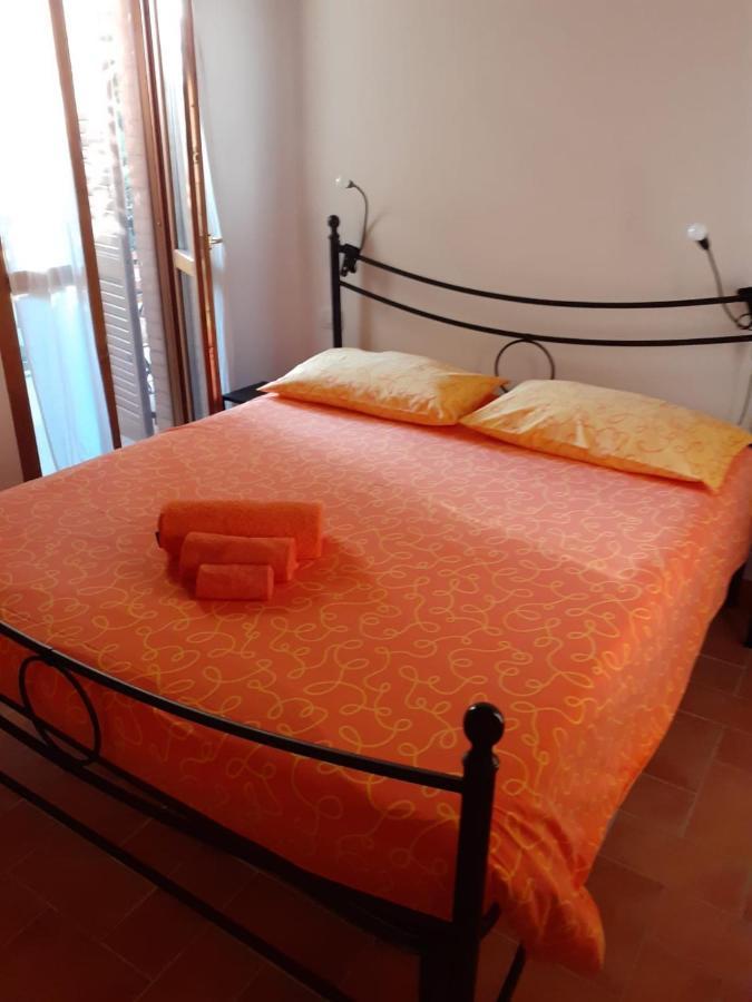 Il Poggio Da Leo Apartment Capanne Luaran gambar