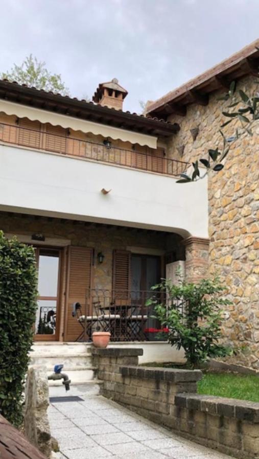 Il Poggio Da Leo Apartment Capanne Luaran gambar
